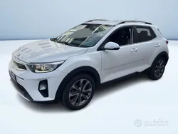 Bianco pastello Usata 2018 Kia Stonic SUV | 13.100 € (Buon prezzo)