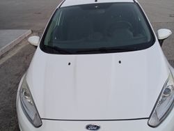Bianco Usata 2016 Ford Fiesta Due volumi | 7000 € (Cara)