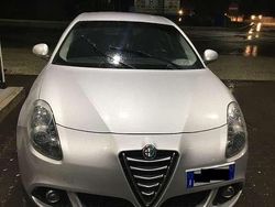 Grigio Usata 2016 Alfa Romeo Giulietta Business Tre volumi | 14.500 € (Molto cara)