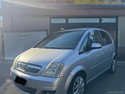 Grigio Usata 2009 Opel Meriva Cosmo Monovolume | 3290 € (Molto cara)