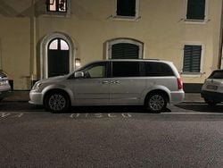 Usata 2012 Lancia Voyager Gold Monovolume | 12.900 € (Molto cara)