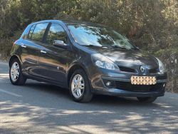 Grigio Usata 2008 Renault Clio II Dynamique Tre volumi | 2400 € (Ottimo prezzo)