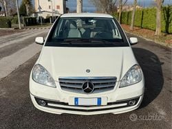Bianco Usata 2012 Mercedes A180 Due volumi | 3100 €