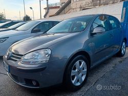 Grigio Usata 2006 VW Golf V Trendline Tre volumi | 3900 € (Buon prezzo)