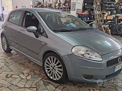 Grigio Usata 2009 Fiat Grande Punto Due volumi | 3500 € (Buon prezzo)