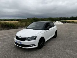 Usata 2017 Skoda Fabia Design Edition Tre volumi | 9999 € (Buon prezzo)