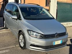 Grigio Usata 2017 VW Touran Highline Monovolume | 10.500 € (Buon prezzo)