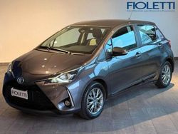 Grigio Usata 2017 Toyota Yaris Hybrid Active Tre volumi | 11.950 € (Buon prezzo)