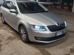 Argento Usata 2016 Skoda Octavia G-TEC Executive Station wagon | 5500 € (Ottimo prezzo)