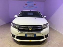 Bianco Usata 2015 Dacia Sandero Tre volumi | 4790 € (Super prezzo)