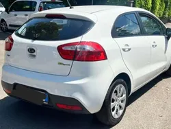Bianco Usata 2012 Kia Rio Tre volumi | 3800 € (Buon prezzo)