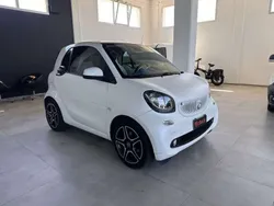 Bianco Usata 2015 Smart ForTwo Coupé Proxy Due volumi | 10.990 € (Cara)