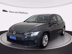 Grigio urano Usata 2023 VW Golf VIII Life Tre volumi | 22.400 € (Buon prezzo)