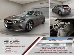 Grigio met Usata 2019 Mercedes A180 Business Tre volumi | 20.890 € (Buon prezzo)