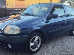 Blu Usata 1999 Renault Clio Coupé | 2900 €