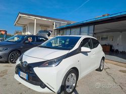 Bianco Usata 2015 Toyota Aygo Due volumi | 6900 € (Buon prezzo)