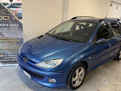 Blu Usata 2005 Peugeot 206 Tre volumi | 1890 € (Cara)