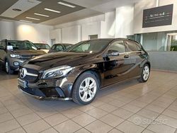 Nero Usata 2017 Mercedes A180 Tre volumi | 14.000 € (Buon prezzo)
