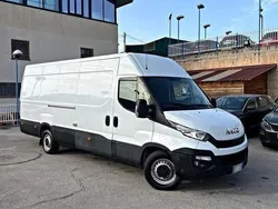 Bianco Usata 2018 Iveco Daily Tre volumi | 19.800 € (Buon prezzo)