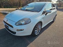 Usata 2015 Fiat Punto Tre volumi | 5400 € (Buon prezzo)