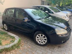 Nero Usata 2005 VW Golf V Tre volumi | 2000 € (Buon prezzo)