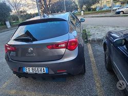 Grigio Usata 2014 Alfa Romeo Giulietta Due volumi | 9999 € (Molto cara)