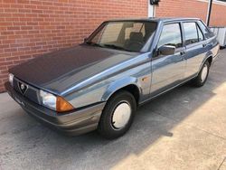 Blu/azzurro Usata 1985 Alfa Romeo 75 Tre volumi | 7000 €