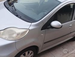 Grigio Usata 2012 Peugeot 107 Due volumi | 2100 € (Super prezzo)