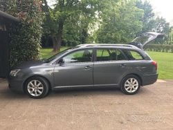 Grigio Usata 2005 Toyota Avensis Station wagon | 2500 € (Molto cara)