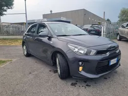 Nero Usata 2019 Kia Rio Tre volumi | 9900 € (Ottimo prezzo)