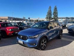 Bicolore tetto nero Usata 2021 Volvo XC40 R-Design SUV | 26.500 € (Buon prezzo)