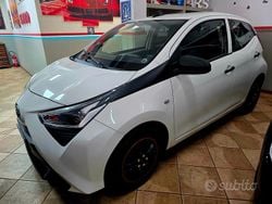 Bianco Usata 2018 Toyota Aygo Business Edition Due volumi | 8999 € (Buon prezzo)