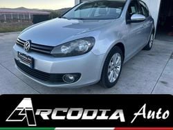 Argento Usata 2010 VW Golf VI Trendline Tre volumi | 6500 € (Buon prezzo)