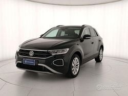 Deep black perlato Usata 2022 VW T-Roc Life SUV | 24.900 € (Buon prezzo)