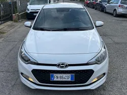 Bianco Usata 2018 Hyundai i20 Blackline Due volumi | 9500 € (Buon prezzo)