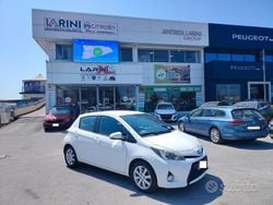 Bianco Usata 2014 Toyota Yaris Hybrid Lounge Tre volumi | 7900 € (Buon prezzo)