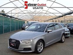 Argento fioretto metallizzato Usata 2019 Audi A3 Business Tre volumi | 16.900 € (Ottimo prezzo)