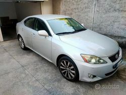 Grigio Usata 2008 Lexus IS220d Executive Line Tre volumi | 4900 € (Buon prezzo)