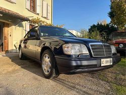 Blu/azzurro Usata 1994 Mercedes E200 Cabrio | 15.900 €