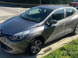 Grigio Usata 2016 Renault Clio IV Tre volumi | 7999 € (Buon prezzo)