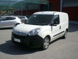 Bianco Usata 2016 Opel Combo Monovolume | 10.490 € (Molto cara)