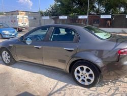 Grigio Usata 2008 Alfa Romeo 159 Distinctive Tre volumi | 2850 € (Buon prezzo)