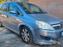 Blu Usata 2009 Opel Zafira Cosmo Tre volumi | 3499 € (Buon prezzo)