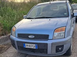 Blu/azzurro Usata 2008 Ford Fusion Monovolume | 1500 € (Buon prezzo)