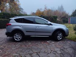 Grigio Usata 2013 Toyota RAV4 Lounge SUV | 13.800 € (Cara)