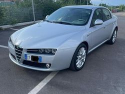 Usata 2005 Alfa Romeo 159 Distinctive Tre volumi | 2999 € (Buon prezzo)