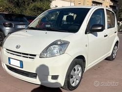 Bianco Usata 2010 Daihatsu Sirion Due volumi | 2950 € (Buon prezzo)