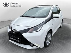 Bianco Usata 2016 Toyota Aygo X-wave Due volumi | 9500 € (Cara)