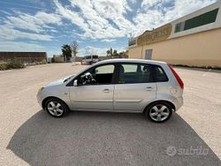 Grigio Usata 2008 Ford Fiesta Tre volumi | 2500 €