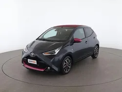 Grigio Usata 2020 Toyota Aygo X-wave Due volumi | 13.799 € (Buon prezzo)